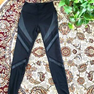 Alo Yoga Mesh Detailed Black Leggings